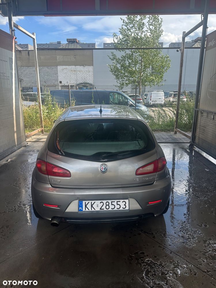 Alfa Romeo 147 1.6 Twin Spark Distinctive - 3