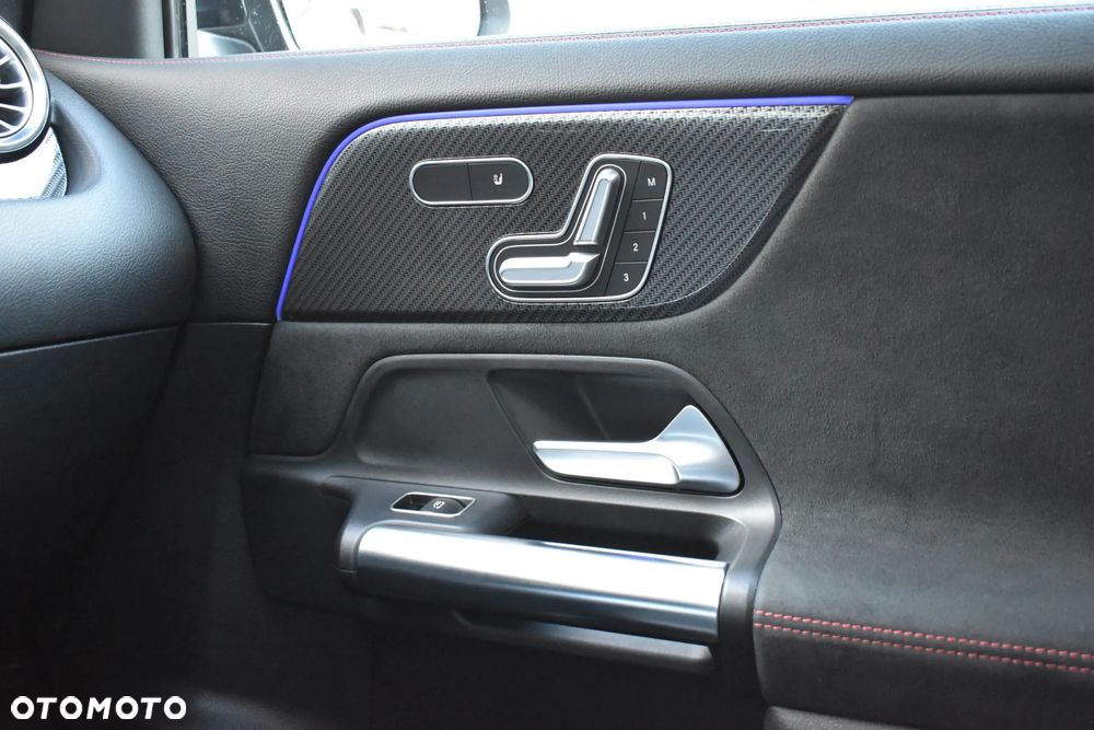 Mercedes-Benz GLA AMG 45 S 4Matic+ AMG Speedshift DCT 8G - 23