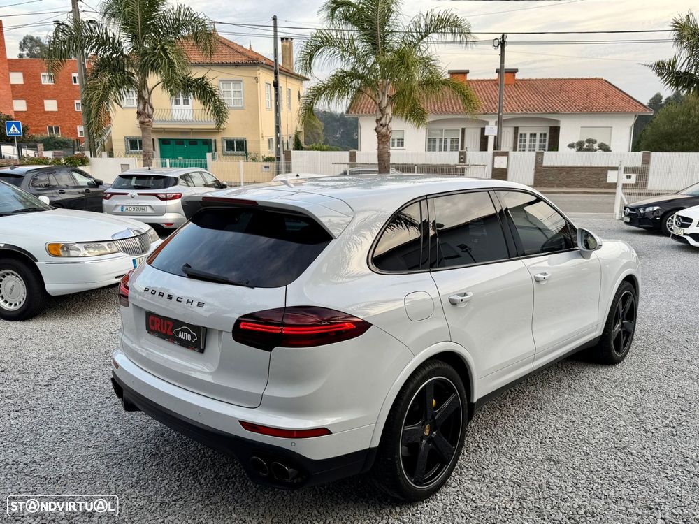 Porsche Cayenne Platinum Edition - 14