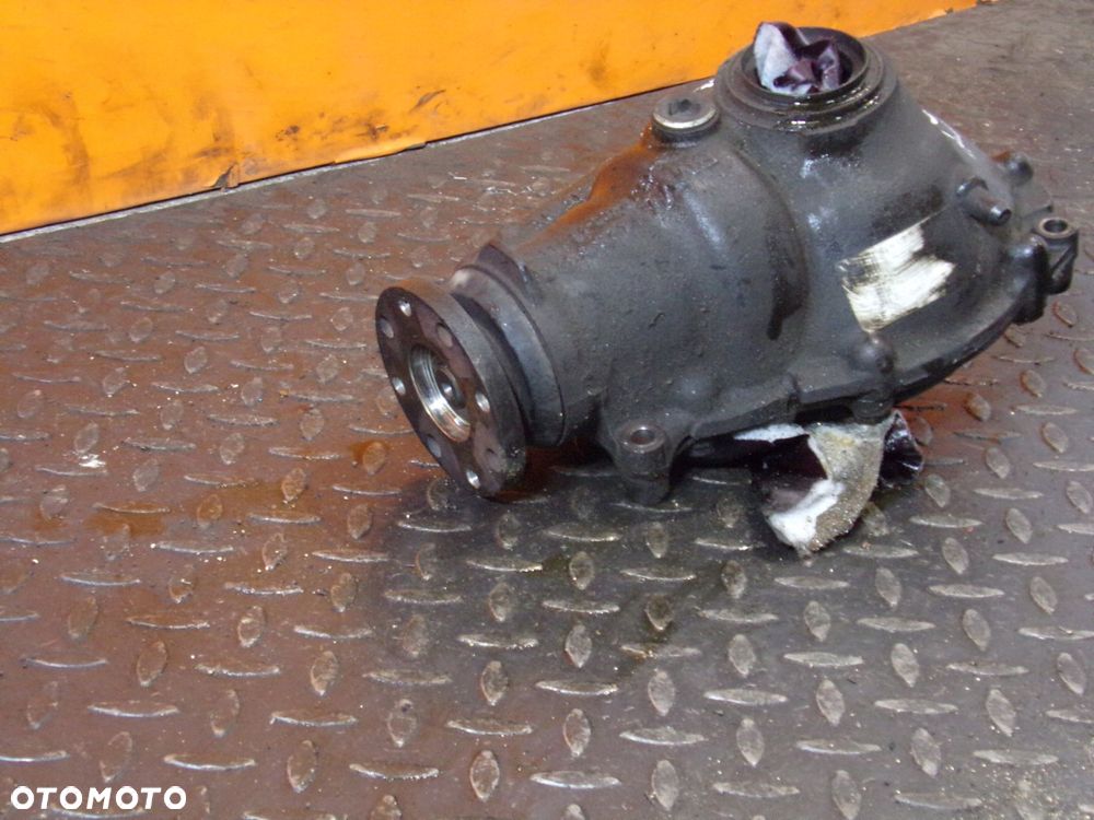 BMW X3 E83 3.0 B 06r most dyfer przod 1428832 - 4