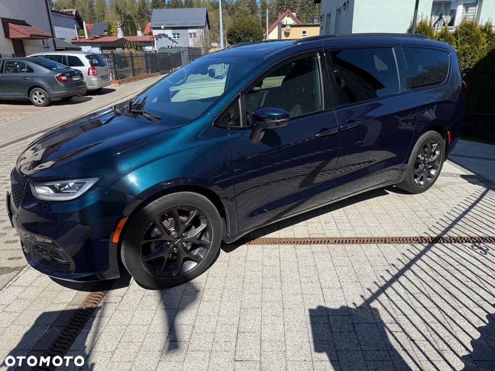 Chrysler Pacifica - 2