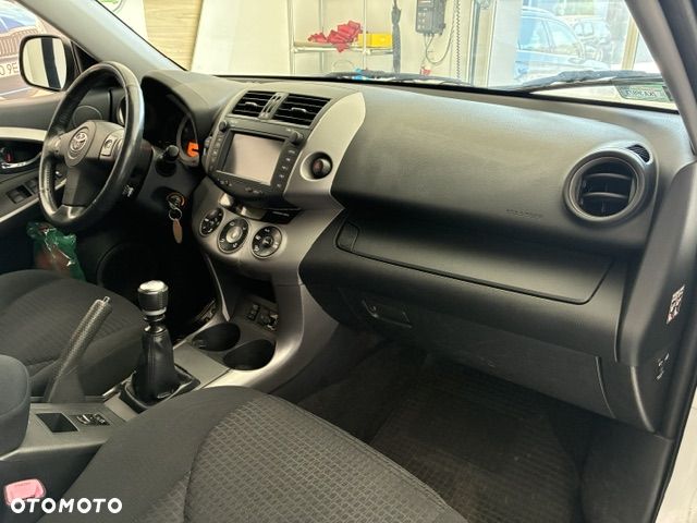 Toyota RAV4 2.2 D-4D 4x4 Executive - 15