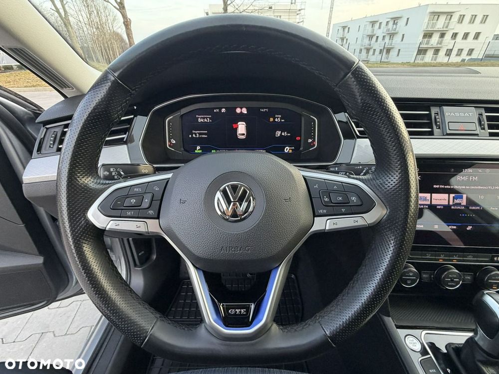 Volkswagen Passat - 21
