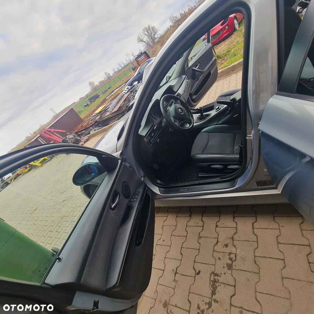 BMW Seria 3 320i - 16
