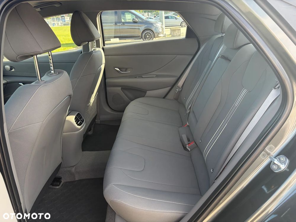 Hyundai Elantra 1.6 Smart - 22