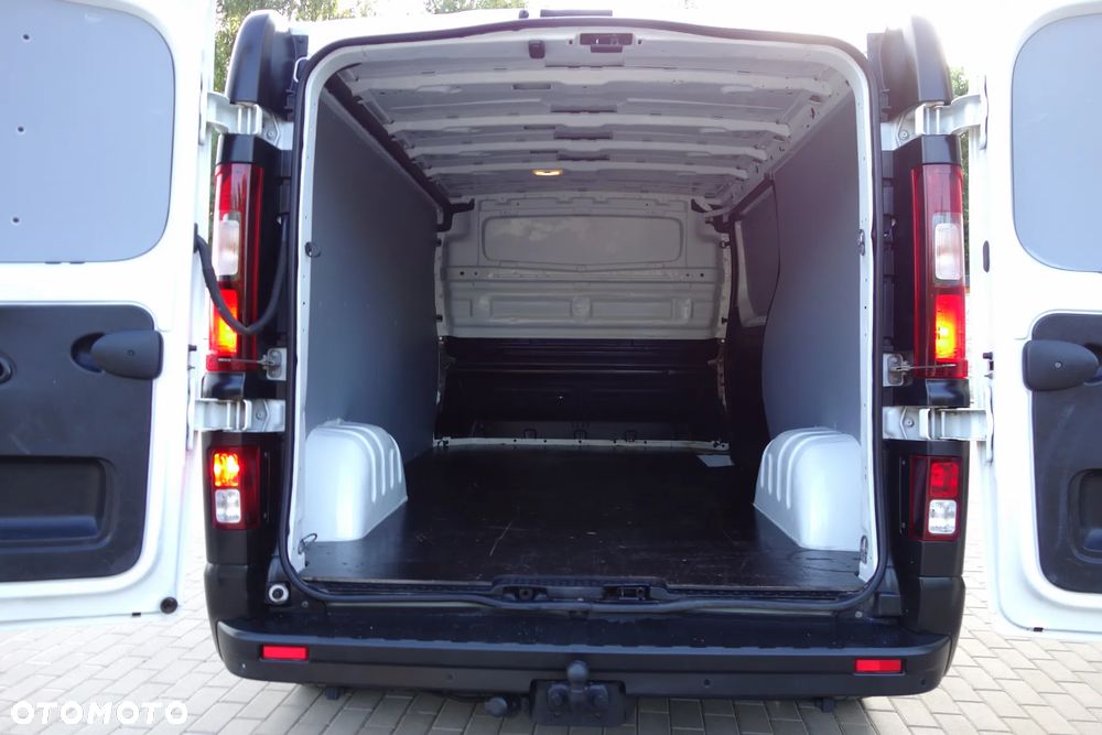 Renault Trafic 2.0 DCI 120 KM Klima Kamera Ledy - 11