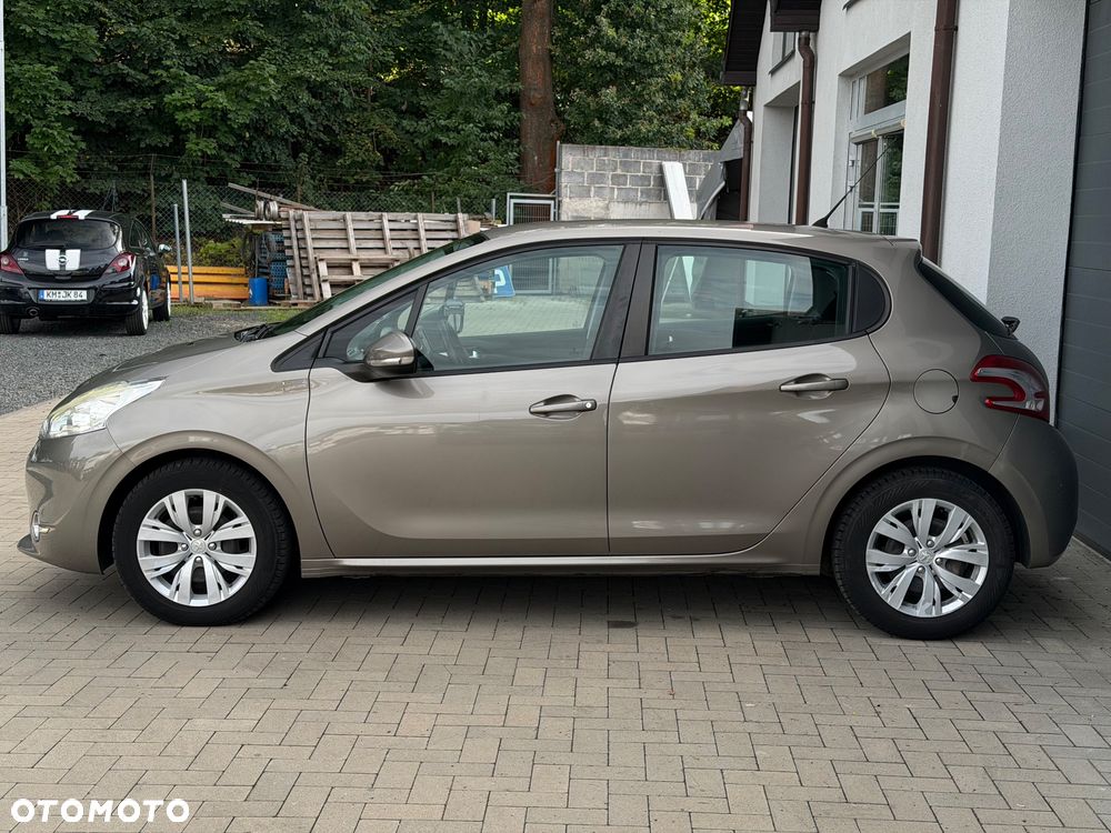 Peugeot 208 - 20