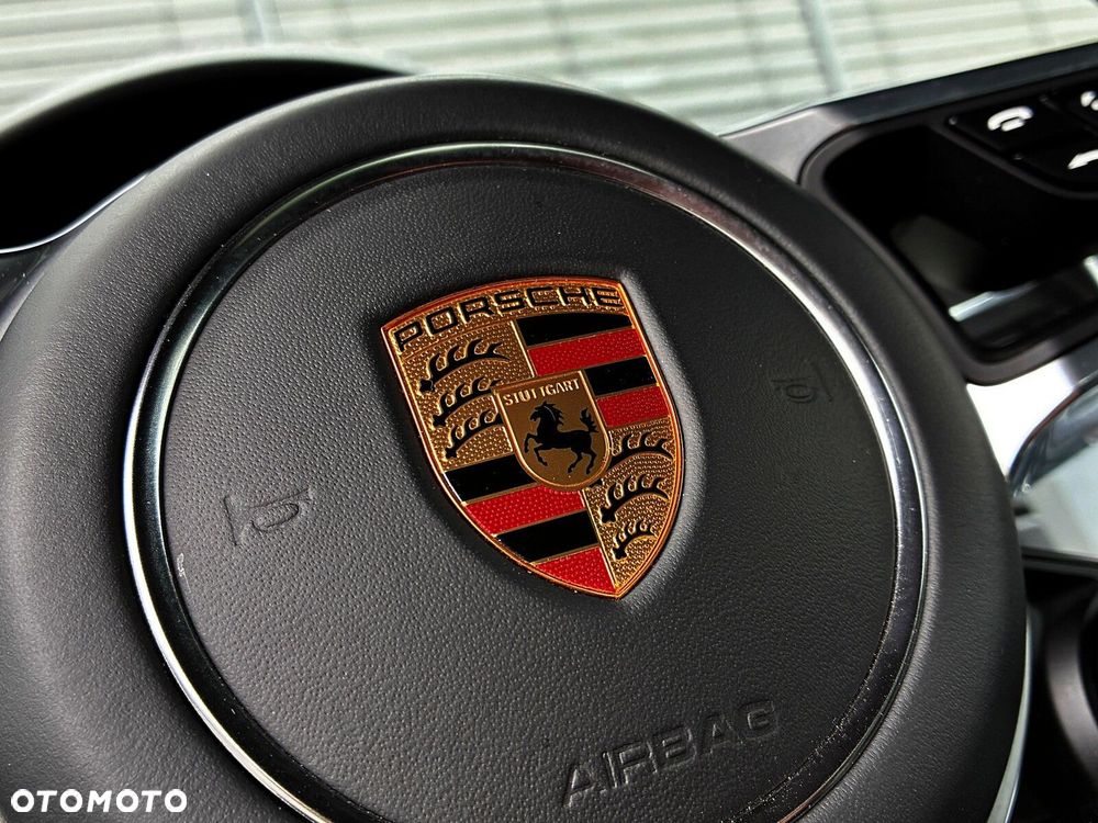 Porsche 718 Cayman - 25