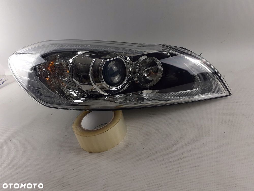 Lampa prawa Volvo C70 II ksenon 10-13 r. 32206149 - 1