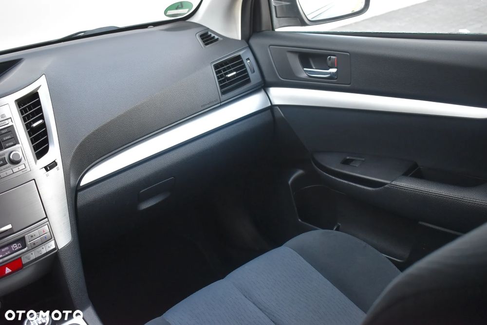 Subaru Legacy - 16