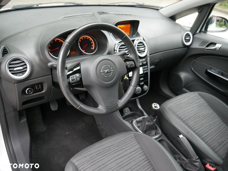 Opel Corsa 1.4 16V Innovation - 9