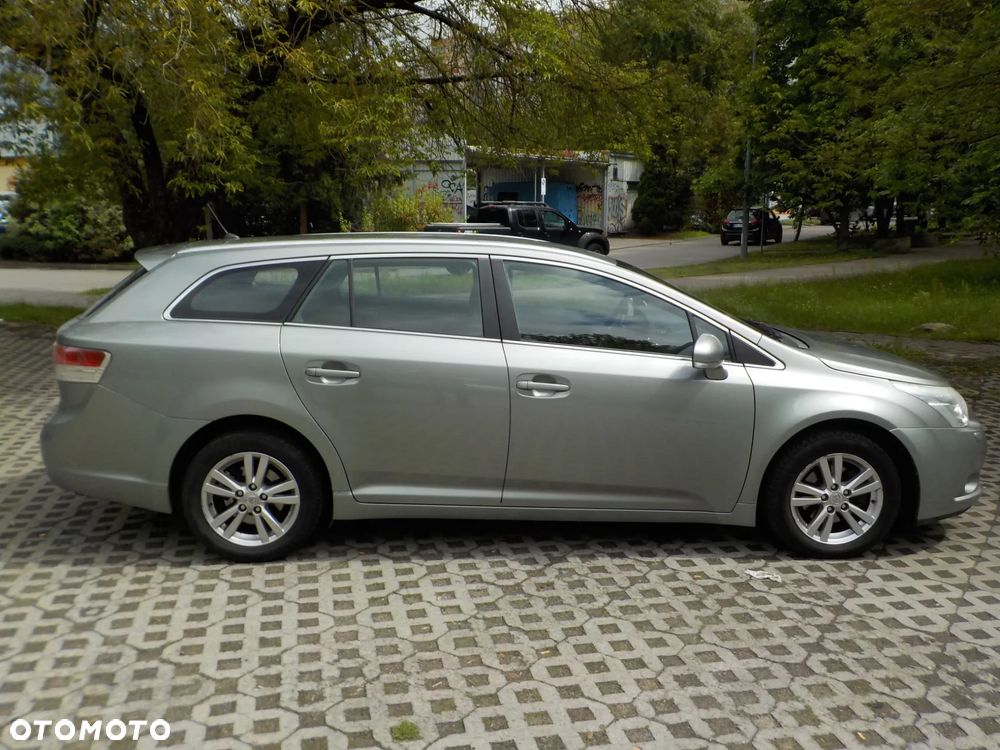 Toyota Avensis 2.0 D-4D Platinium - 8