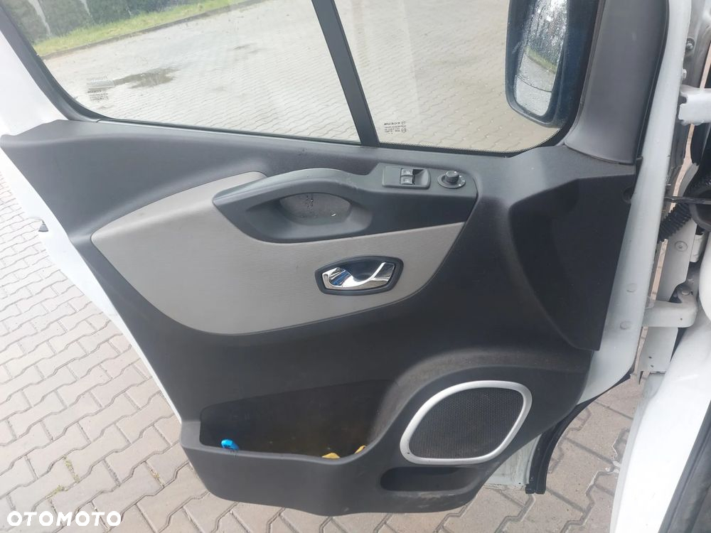 Renault Trafic - 8