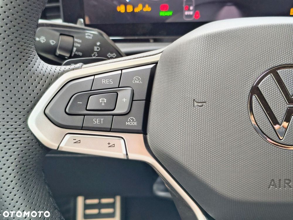 Volkswagen T-Roc 1.5 eTSI R-Line DSG - 23