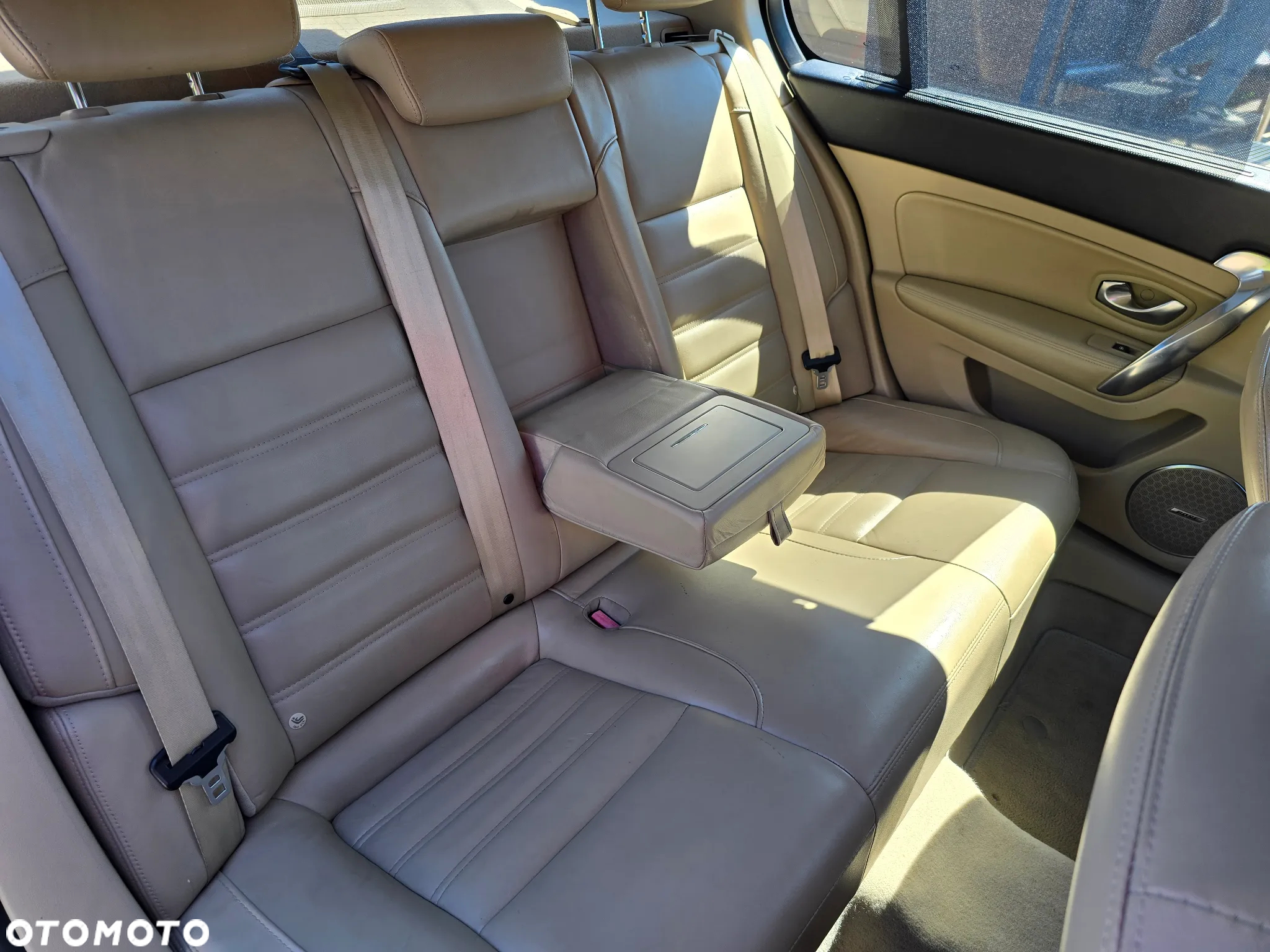 Renault Latitude V6 dCi 240 FAP - 16