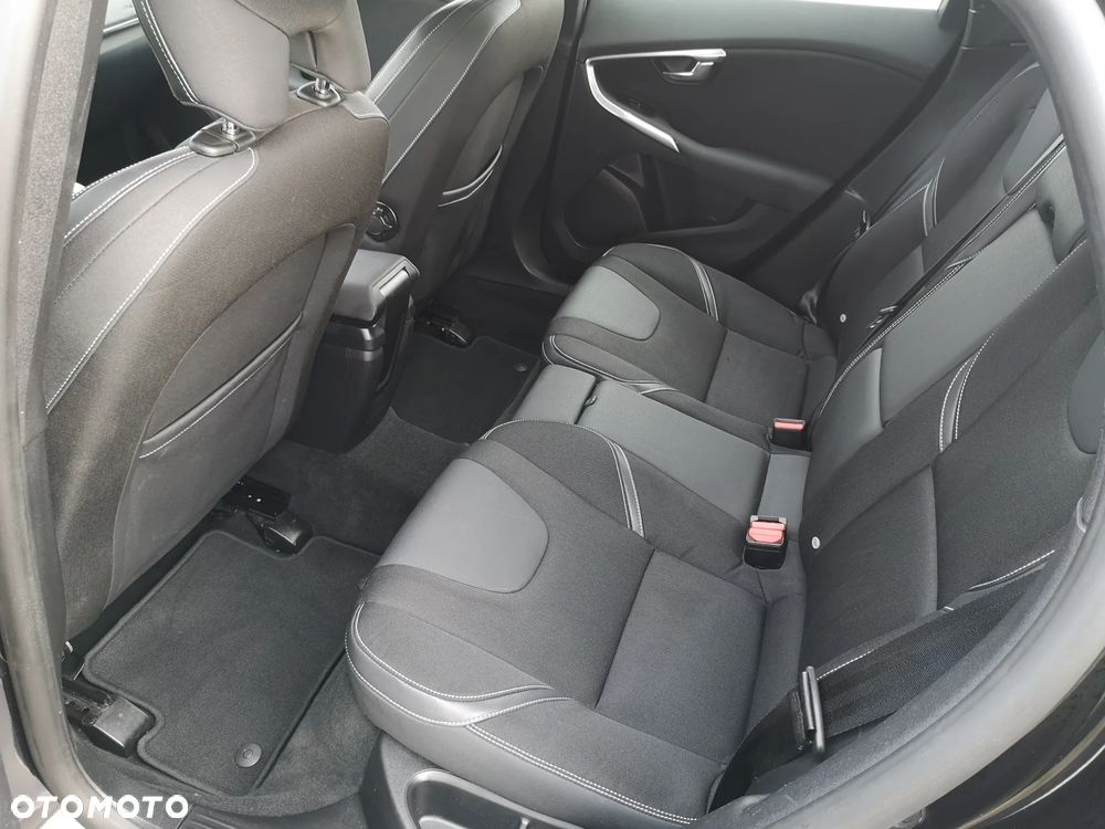 Volvo V40 D2 Momentum - 6