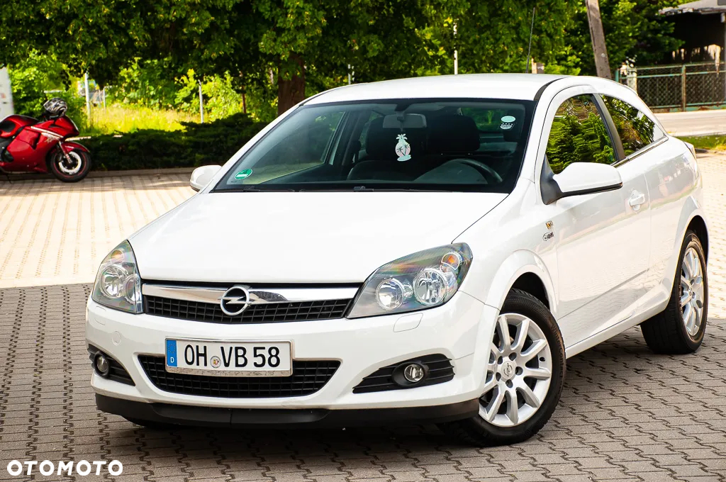 Opel Astra GTC 1.6 - 18