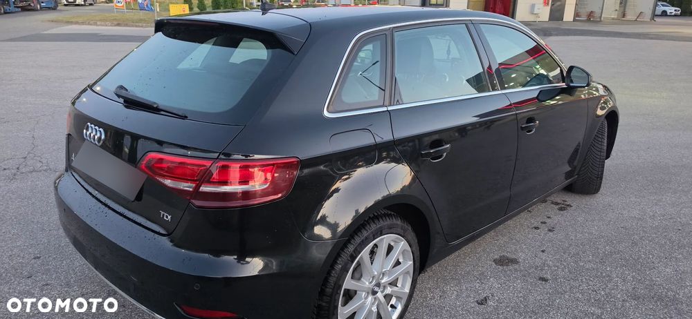 Audi A3 Sportback 1.6 TDI S tronic sport - 4