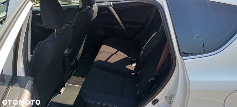 Toyota RAV4 - 11