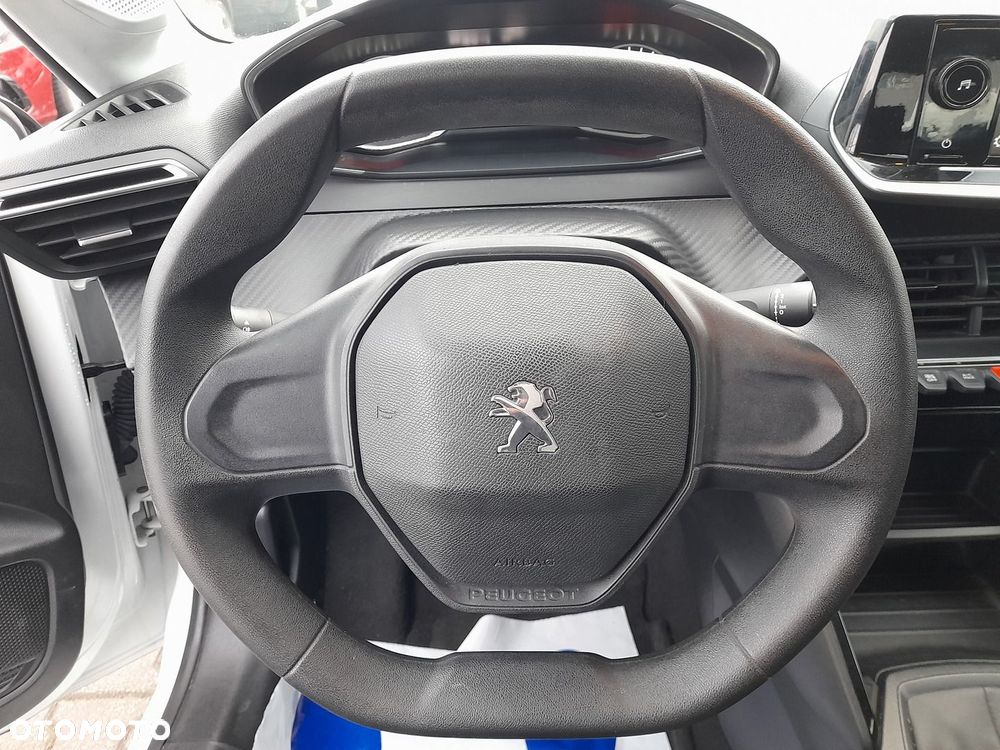 Peugeot 208 - 11