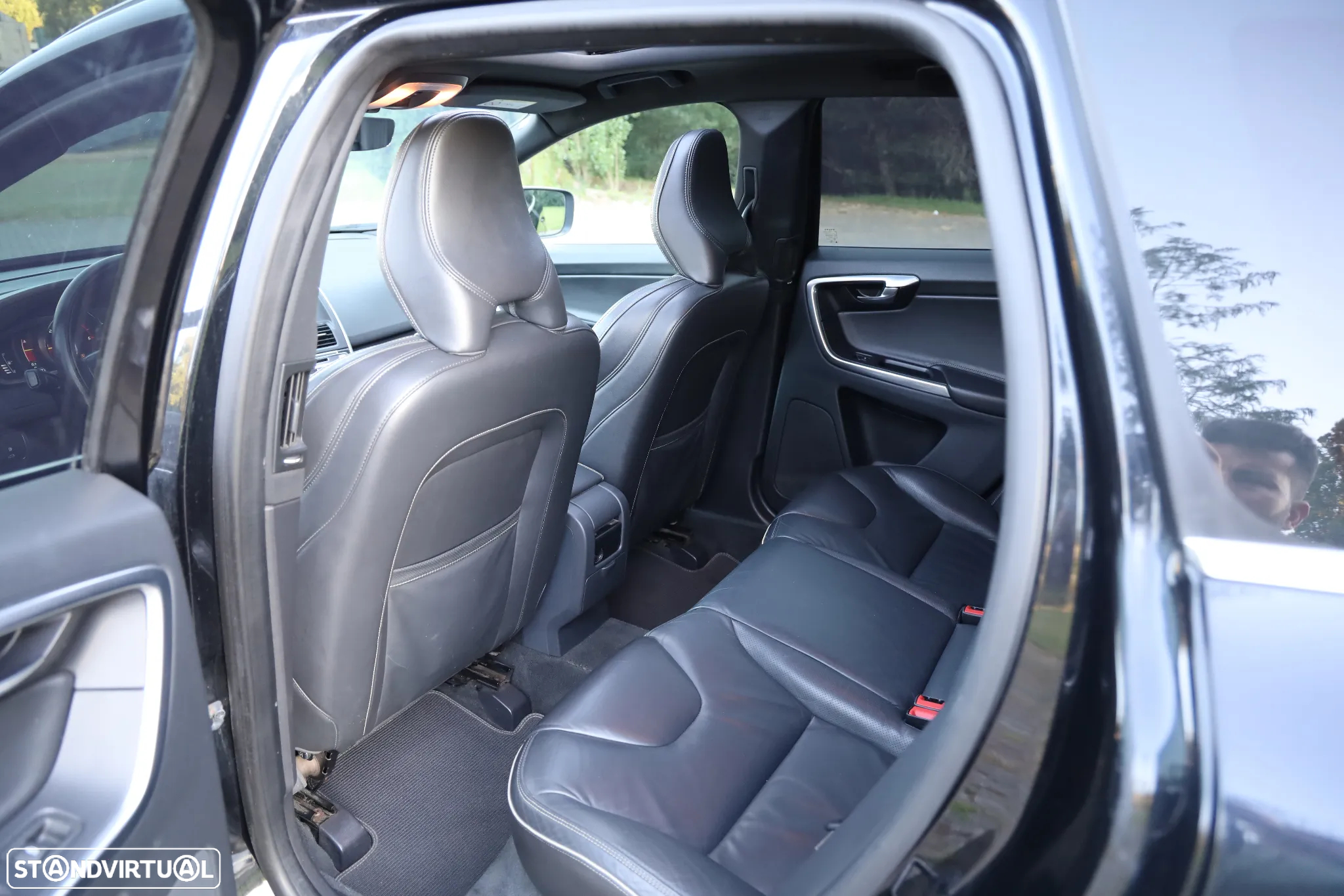 Volvo XC 60 2.0 D4 R-Design Geartronic - 19