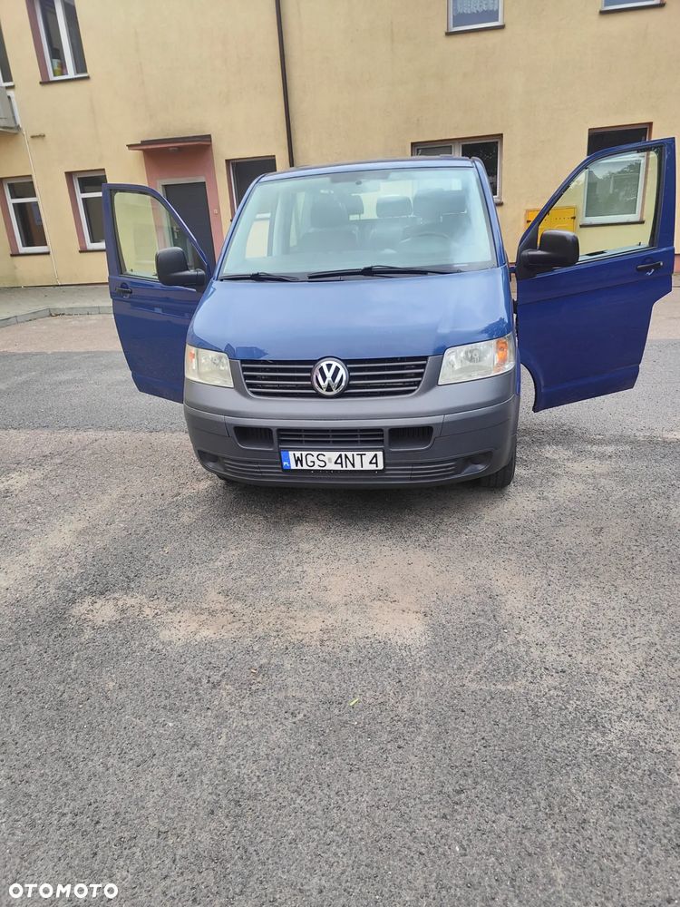 Volkswagen Caravelle - 11
