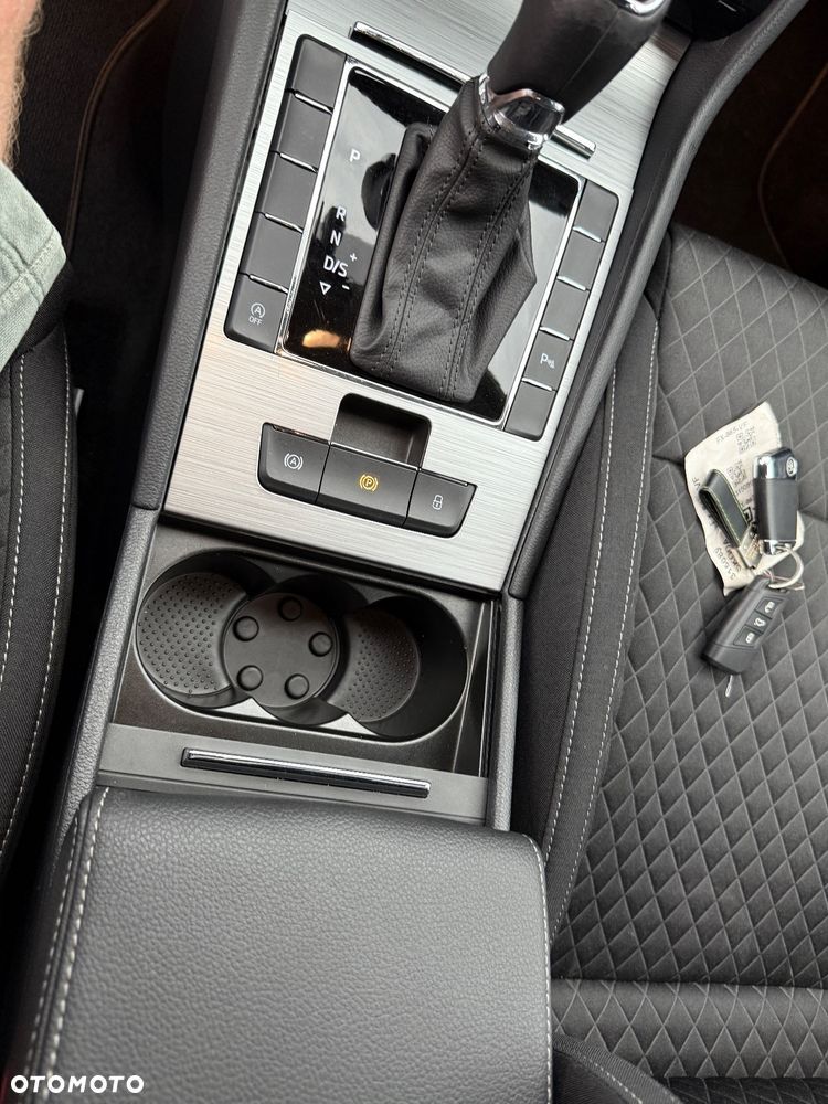 Skoda Superb 2.0 TDI DSG Premium Edition - 35