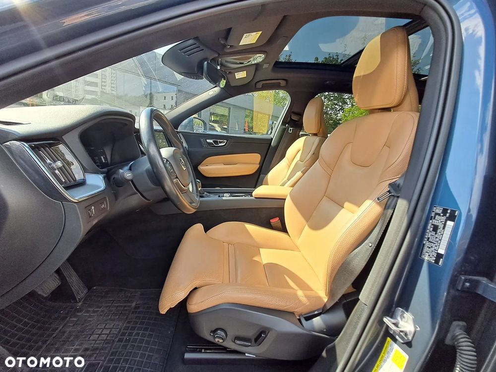 Volvo XC 60 T5 GPF Momentum - 4