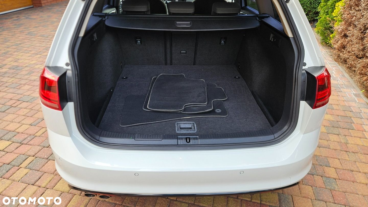 Volkswagen Golf Variant 2.0 TDI SCR DSG R-Line - 24