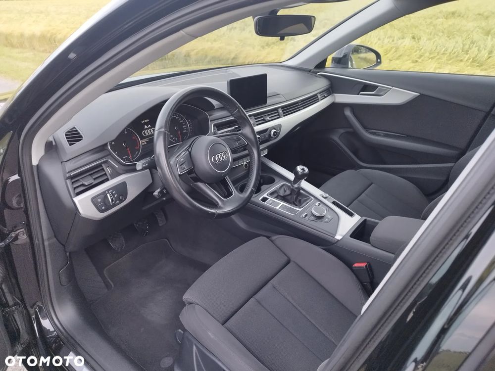Audi A4 Limousine 2.0 TDI DPF clean diesel Ambiente - 15