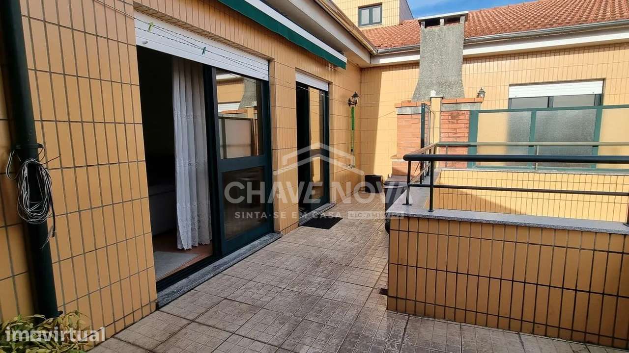 T3 c/ Terraço e Garagem Box em S. João De Ver - Grande imagem: 2/27