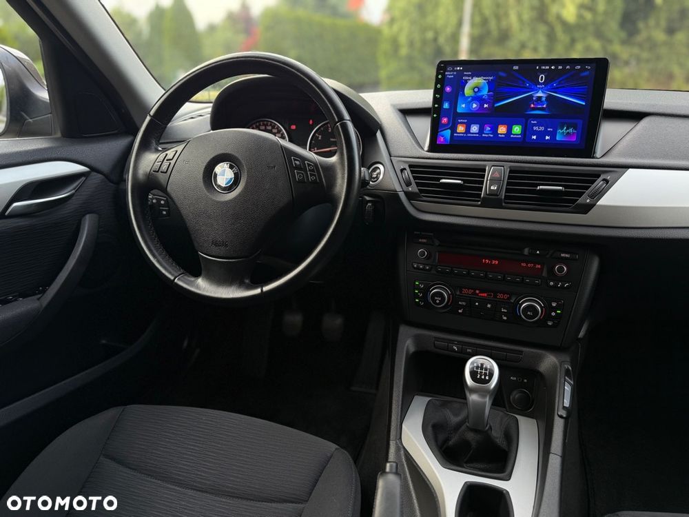 BMW X1 sDrive18i Sport Line - 18