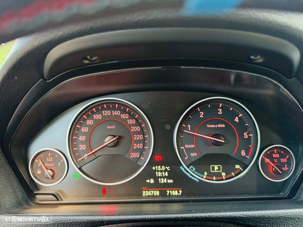 BMW 320 d Auto Pack M - 24