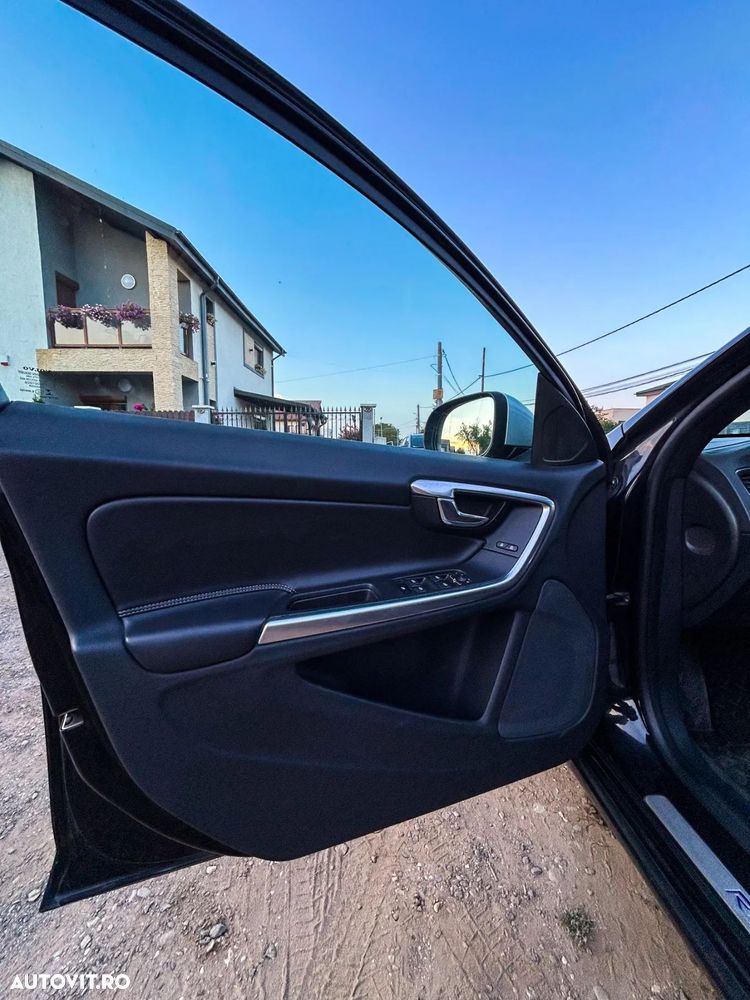 Volvo V60 D3 Geartronic R-Design - 13