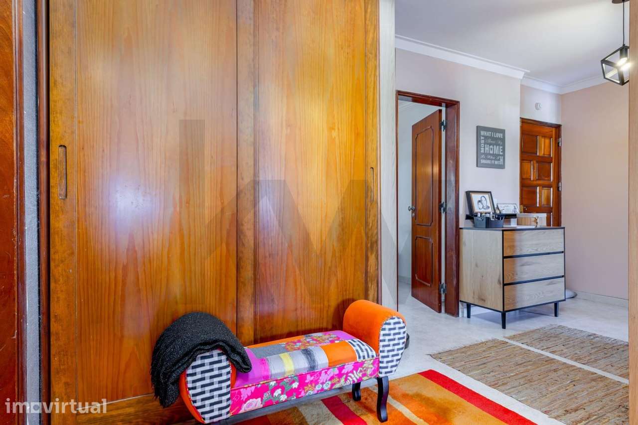 Excelente Apartamento T2 com 90m2 na Quinta dos Loios, Barreiro - Grande imagem: 4/28