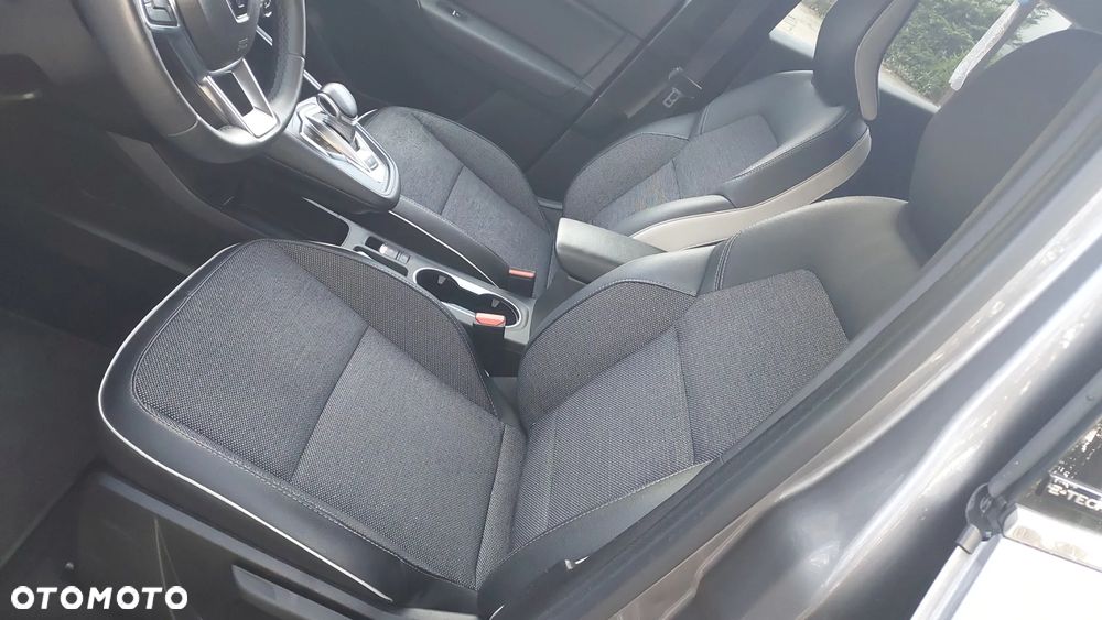 Renault Captur E-TECH 160 BUSINESS EDITION - 13