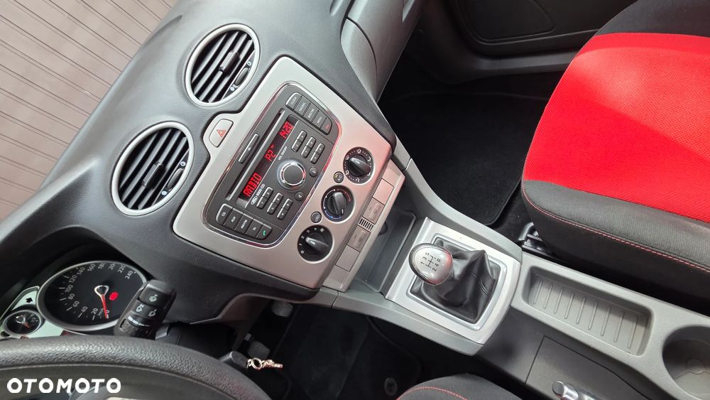 Ford Focus 1.4 16V Style+ - 15
