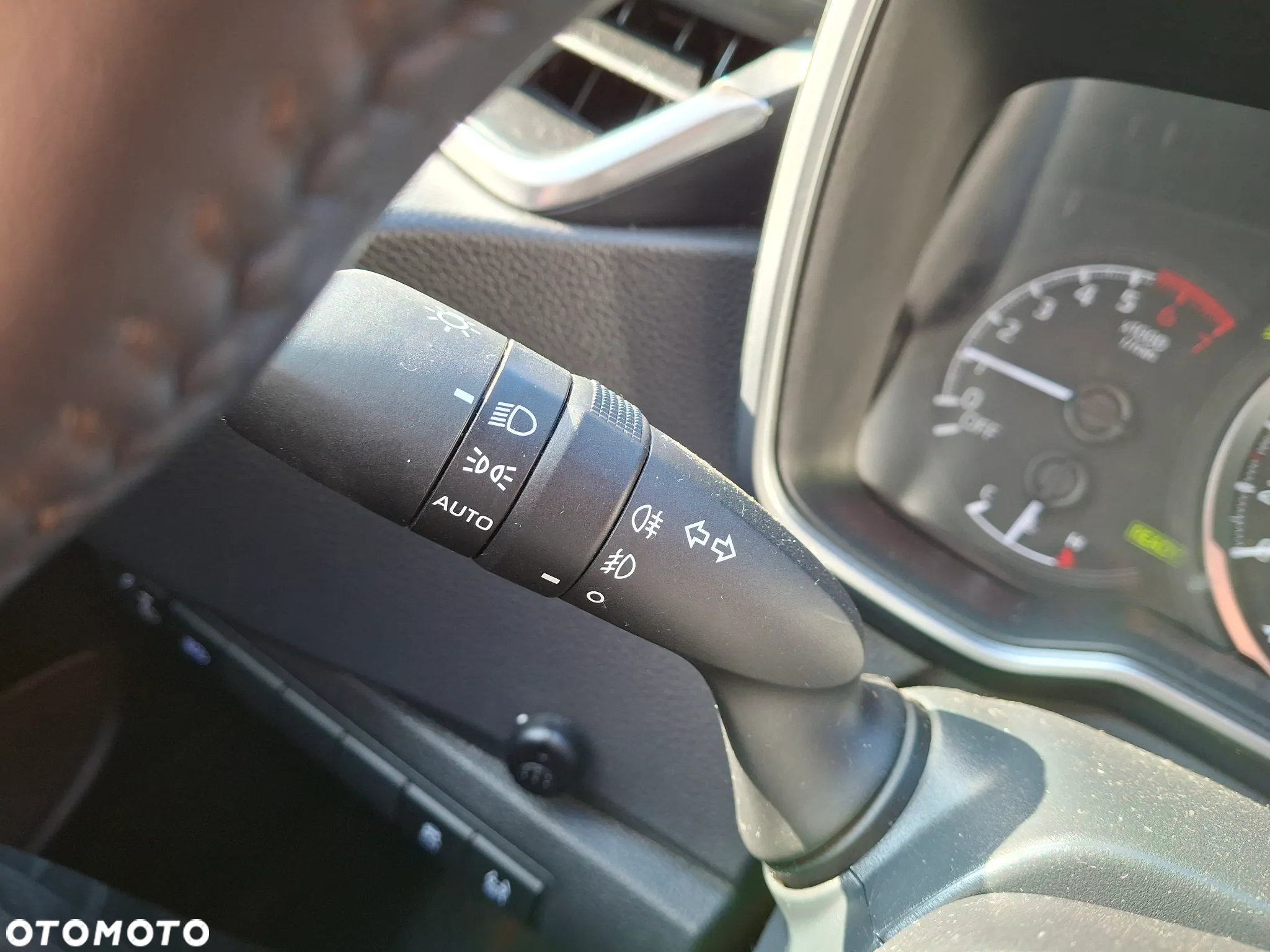 Toyota Corolla 1.8 Hybrid Comfort - 28