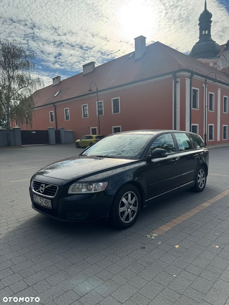 Volvo V50 2011 photo 2