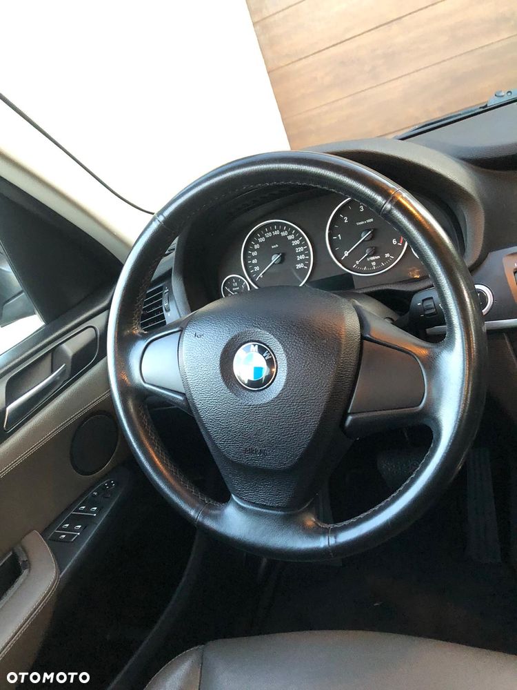 BMW X3 ver-520d - 8