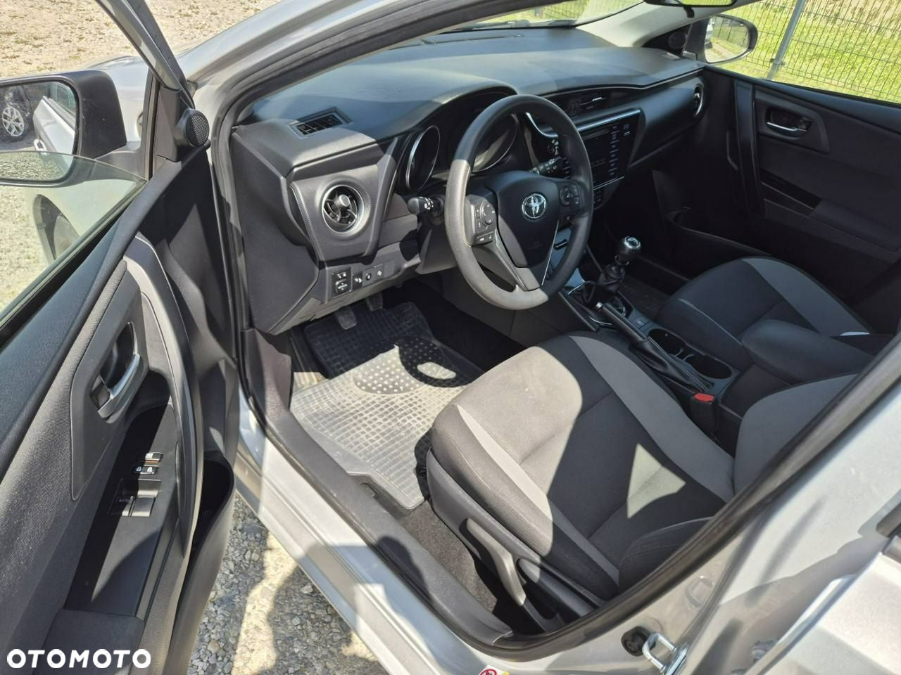 Toyota Auris - 10
