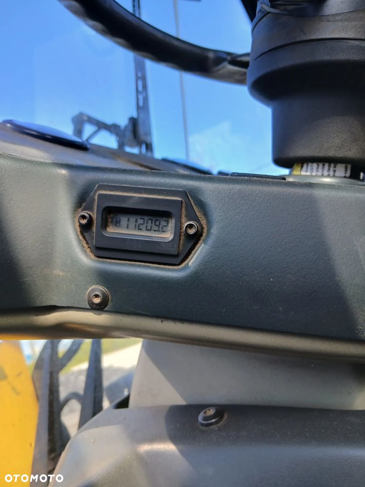 Caterpillar 906 - 11