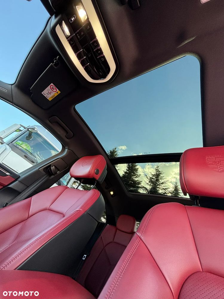 Porsche Macan T - 12