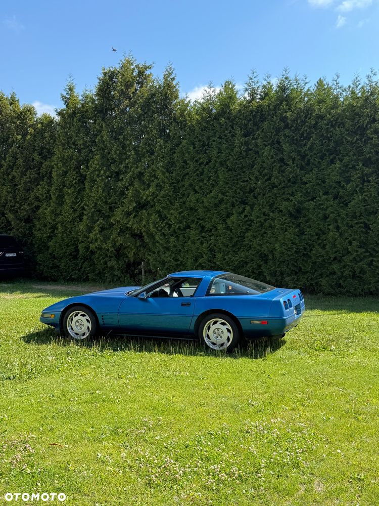 Chevrolet Corvette - 2