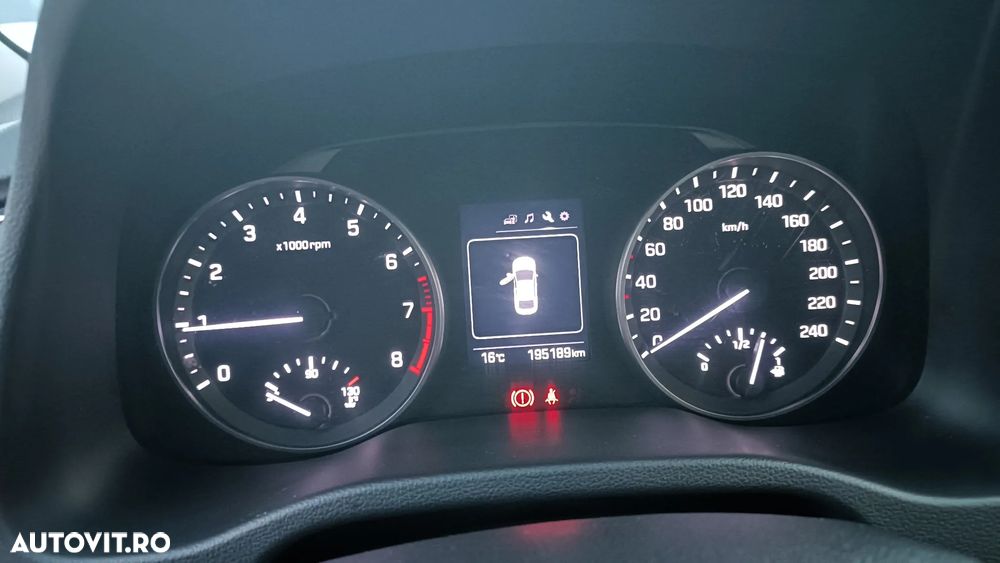 Hyundai Elantra 1.6 MPi Highway - 16