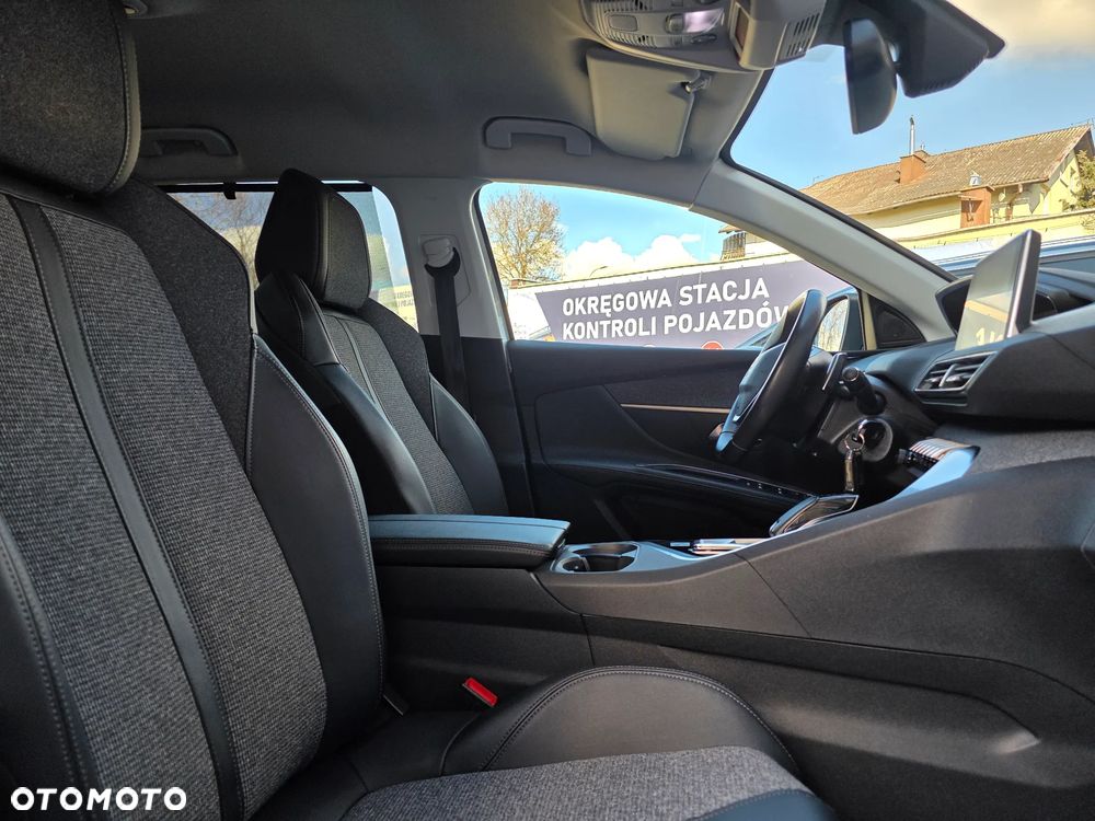 Peugeot 5008 1.5 BlueHDi Allure S&S EAT8 - 24