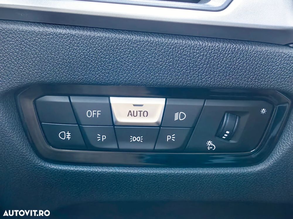BMW Seria 3 318d Aut. - 27