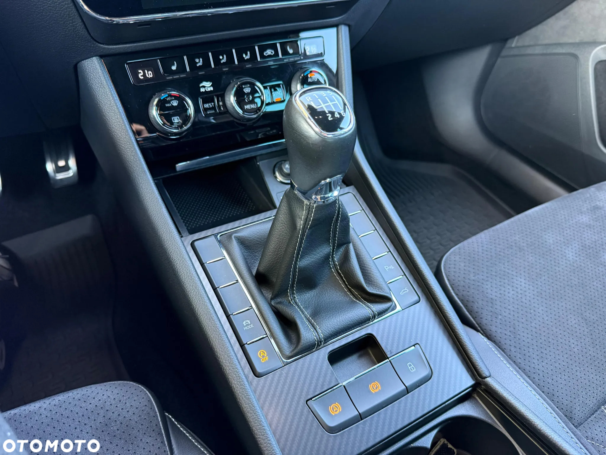 Skoda Superb 1.5 TSI Sportline - 24