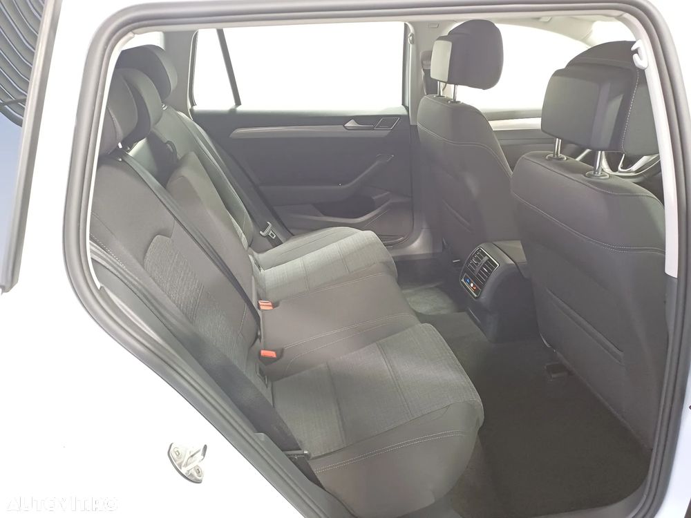 Volkswagen Passat Variant 2.0 TDI DSG Comfortline - 33