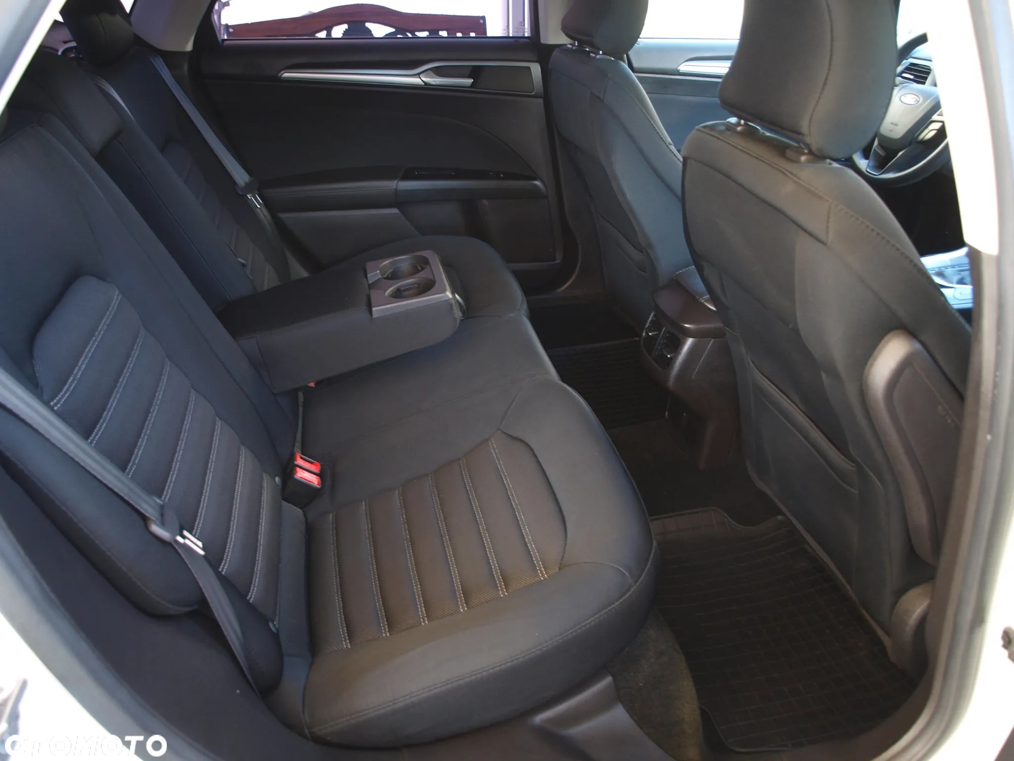 Ford Fusion - 10